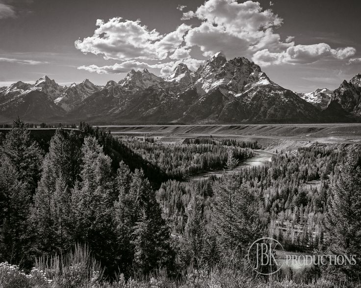 Фотография адамс. Энзел Адамс. Энсел Истон Адамс. Ансель Адамс фотограф. Ансель Адамс «хребет Титон и река Снейк», 1942.