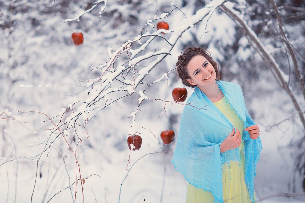 Женщина зима описание. Зимняя фотосессия на улице. Зимняя фотосессия на природе. Фотосессия на природе зимой. Идеи для зимнего фотосета.