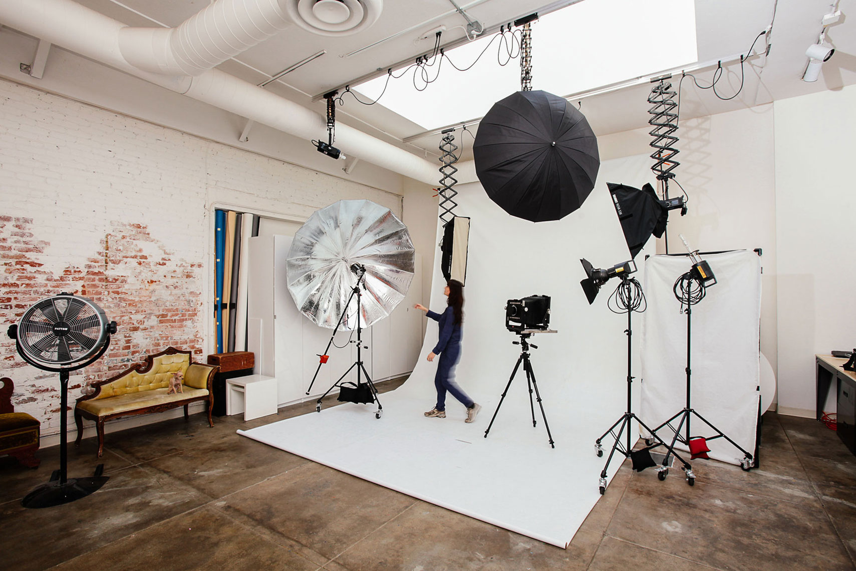 My photography studio. Рентал студио. The first photo Studio. Как организовать фотодень фотографу в студии. Wires in a photo Studio.