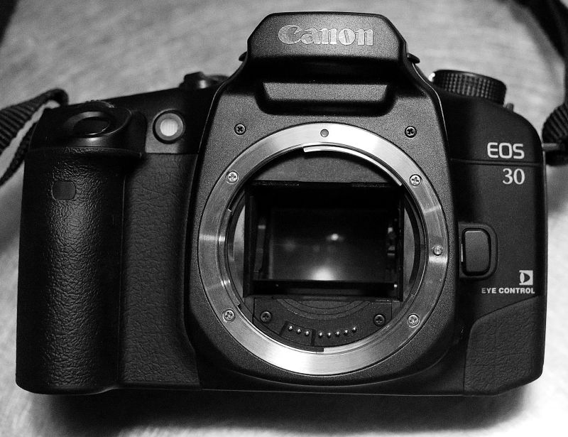 Canon eos 30. Canon EOS 30 пленочный. Canon EOS 30v. Батарейки для Canon EOS 30 пленочный.