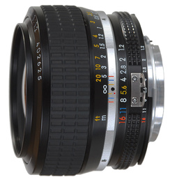 Nikon MF 50mm f/1.2 Nikkor — сверхсветосильный объектив с ручной фокусировкой
