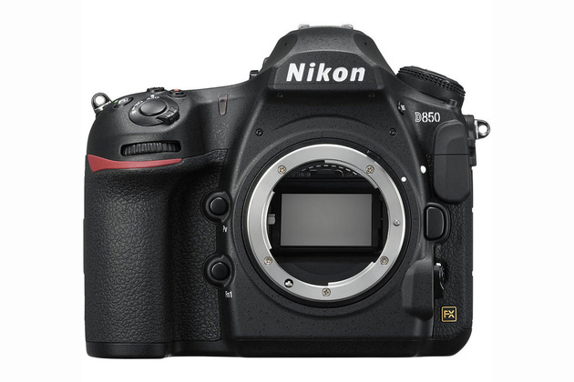 Nikon D850 получил новый затвор повышенной надежности. Затвор протестирован на 200000 циклах срабатывания.