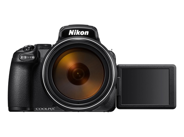 Nikon Coolpix P1000 – камера-«телескоп» с зумом 125х