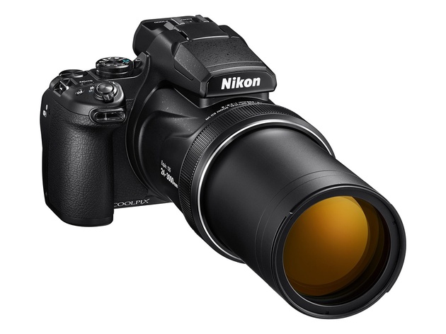 Nikon Coolpix P1000 – камера-«телескоп» с зумом 125х