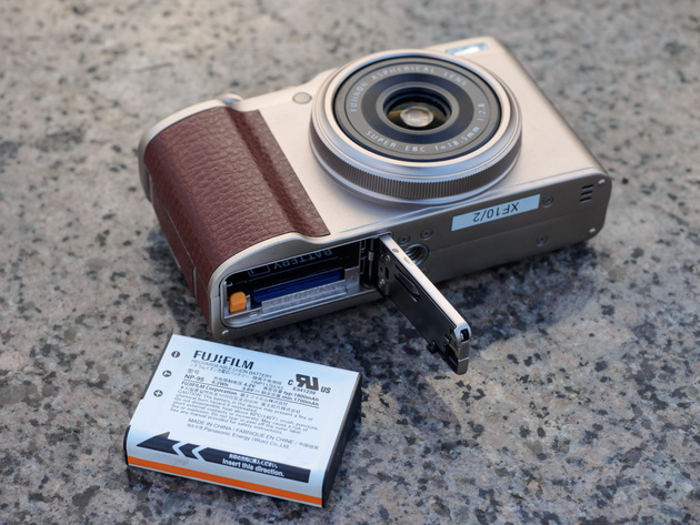 Fujifilm XF10: тест фотоаппарата