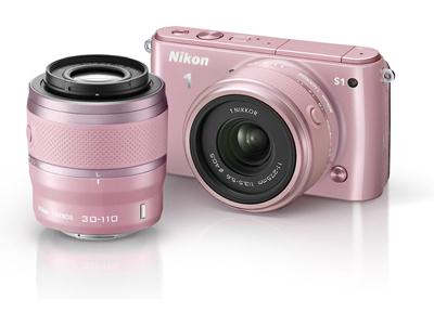 Nikon 1 S1 и объектив розовый цвет