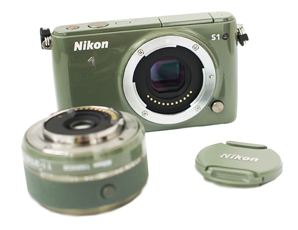 Nikon 1 S1 общий вид, объектив отдельно, и крышка объектива зеленый цвет 