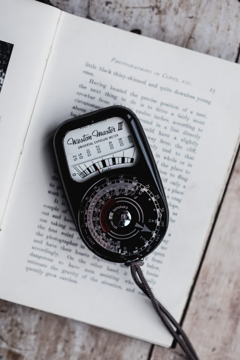 A light meter helps yous know the exposure of a scene for better photography lighting