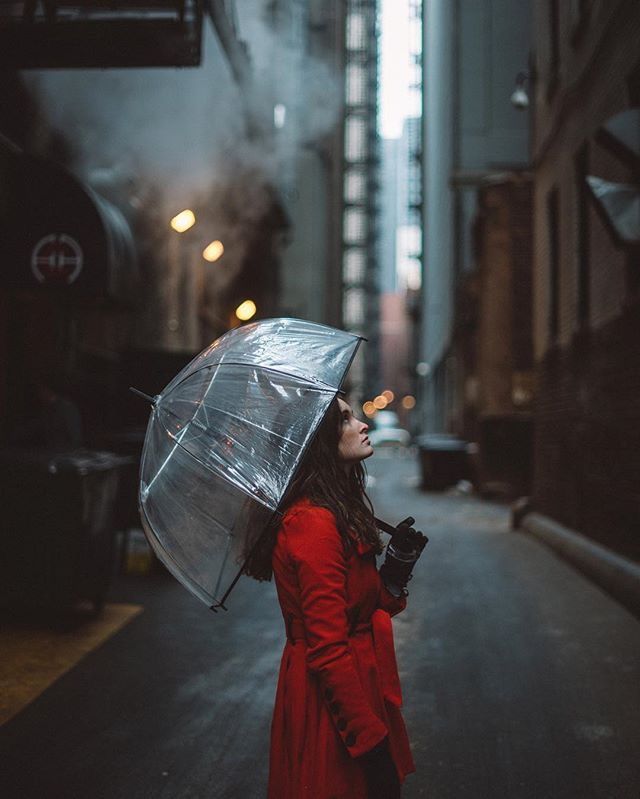 Дождь мысли. Фотосессия в пасмурный день. Портретная фотосессия в дождь. Фотосессия в дождь на улице. Зонтик для съемки.