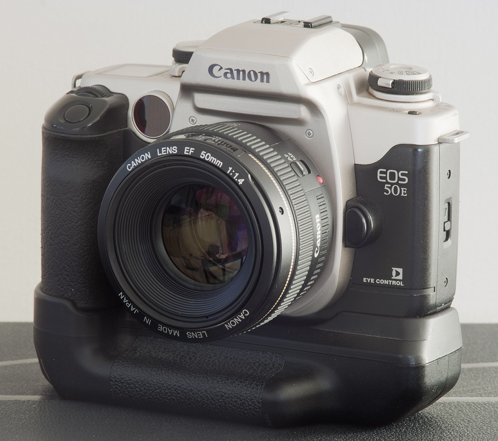 Canon eos 50d. Canon EOS 50. Canon EOS 50e. Canon EOS 50 пленочный. Canon EOS 50e Wiki.