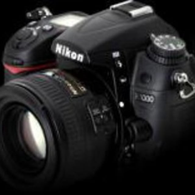 Nikon d7000. Никон д7000 красный. Nikon d300s или d7000. 98647-D7000. Ночная видеосъемка на Nikon d7000.