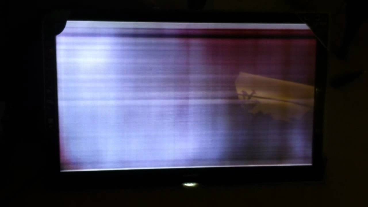 Samsung часть экрана. ЖК дисплей лед ТВ самсунг. Поломка матрицы телевизора самсунг. Тёмный экран на телевизоре самсунг. Полосы на экране телевизора.