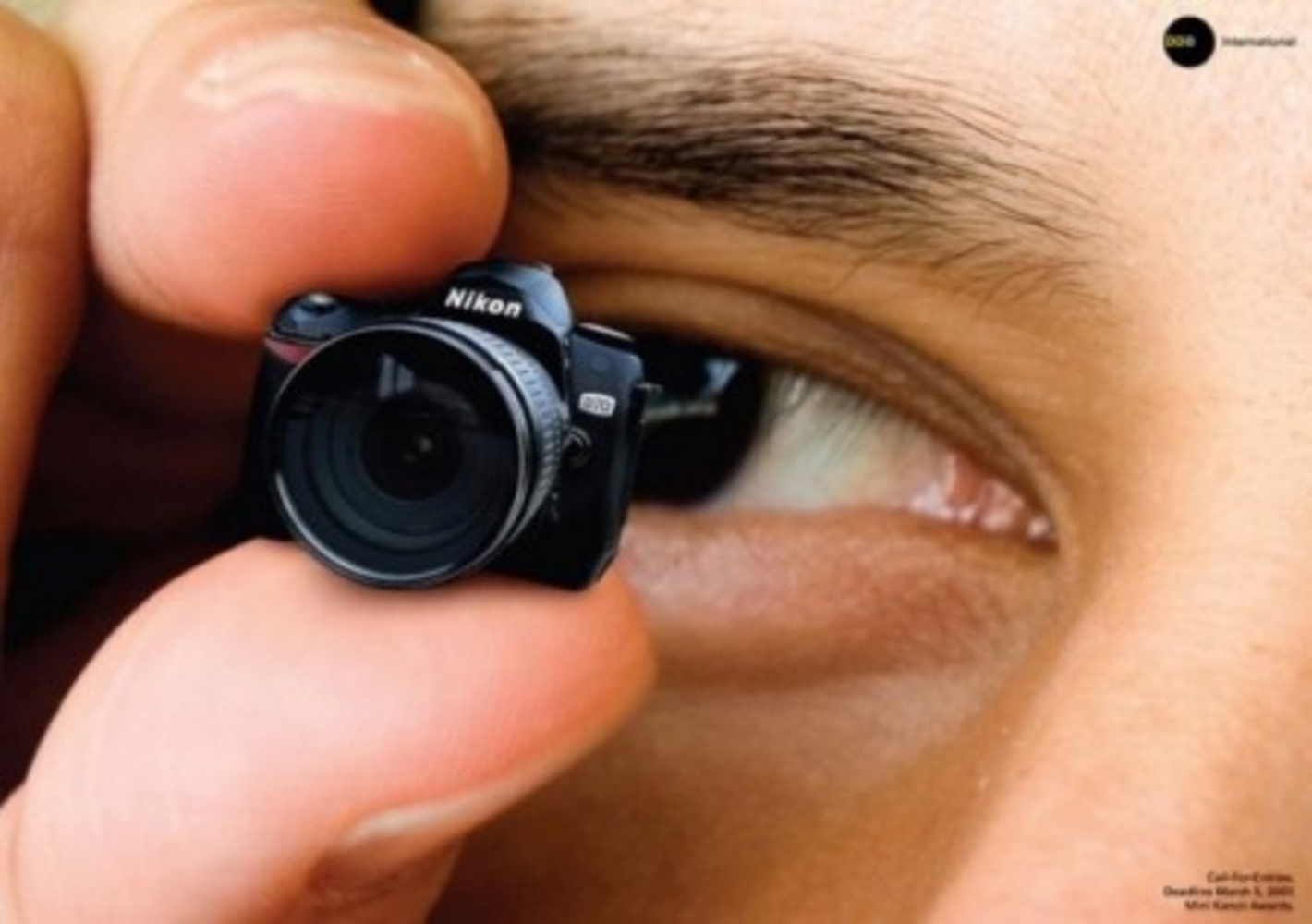 1 день фотограф. Глаз фотоаппарат. Фотографируй глазами. Фотографировать глазами. Объектив фотоаппарата с глазами.