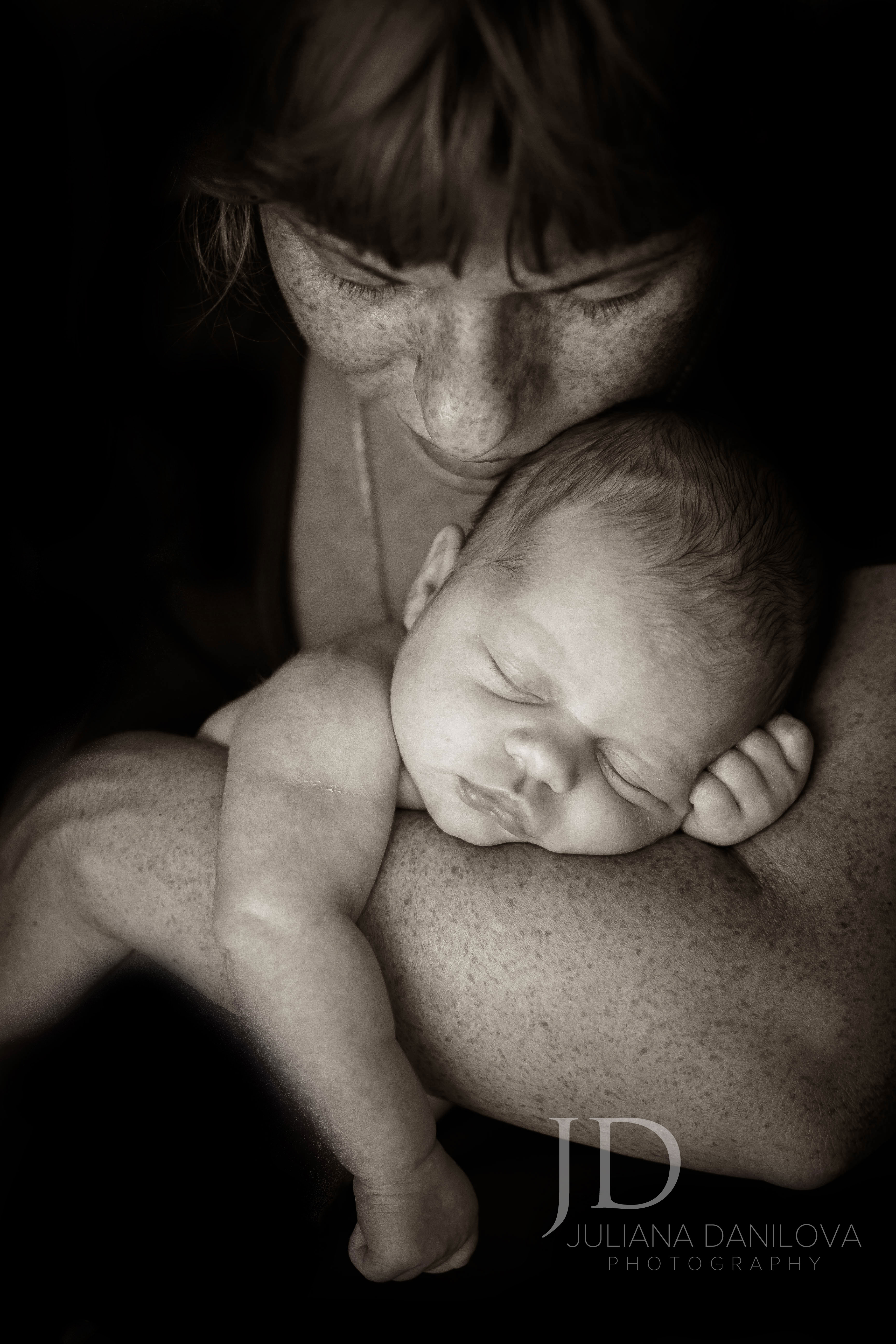 Домашняя съемка мам. Фотосессия новорожденных. Фотосессия с новорожденным. Фотосесия новорождённых. Фотосессия с новорожденным малышом.