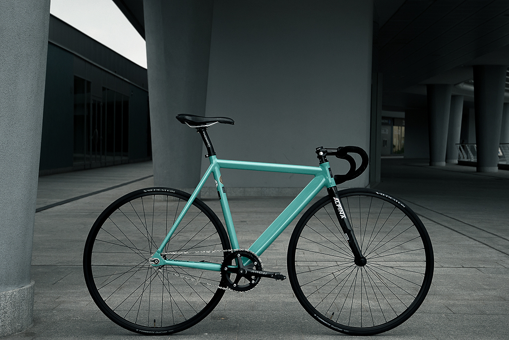 Цвета фикс. Фиксед Гир. Alpina велосипед fixed Gear. Fix Gear Urbano 700. Велосипеды фикс красивые.