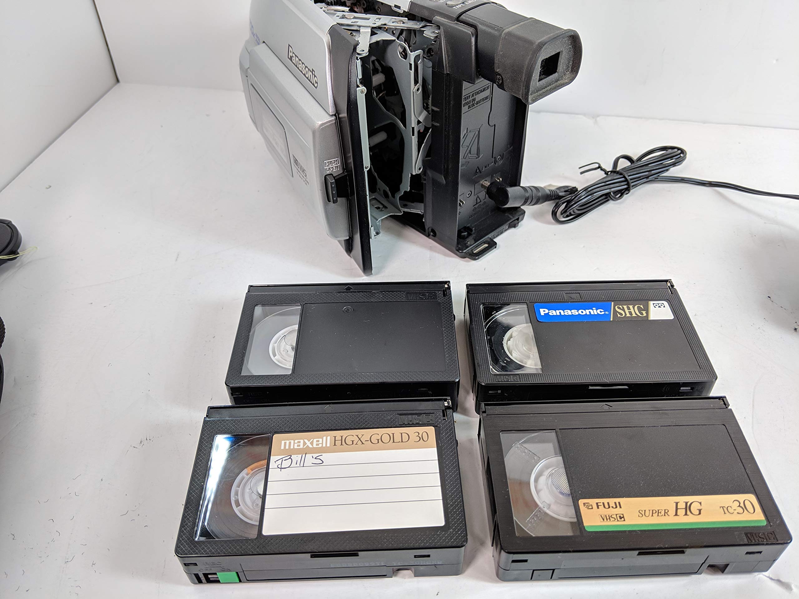 Кассета панасоник. Panasonic VHS-C. Адаптер Panasonic VHS-C to VHS. ВХС камера VHS C. Видеокамера Panasonic VHS-C.