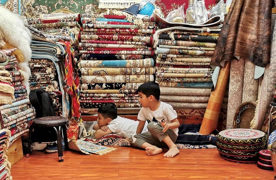 13 в китае. Urumchi Grand Bazaar. Урумчи базар. Урумчи Международный базар. Большой базар Урумчи.