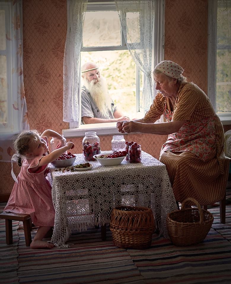 Баня бабушка внучки. Бабушка в деревне. Бабушка и внучка. Лето у бабушки. Душевные посиделки.