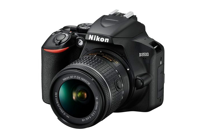 Nikon D3500 с китовым объективом Nikon DX VR AF-P Nikkor 18-55mm 1:3.5-5.6G