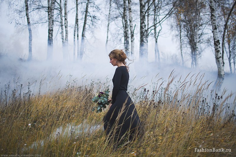 Фото поздно. Фотосессия в лесу поздней осенью. Фотосессия в лесу в ноябре. Фотосессия в поле осенью. Поздняя осень фотосессия в поле.