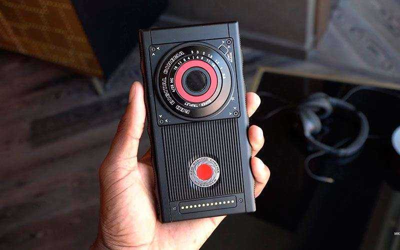 Новый телефон Red Hydrogen One