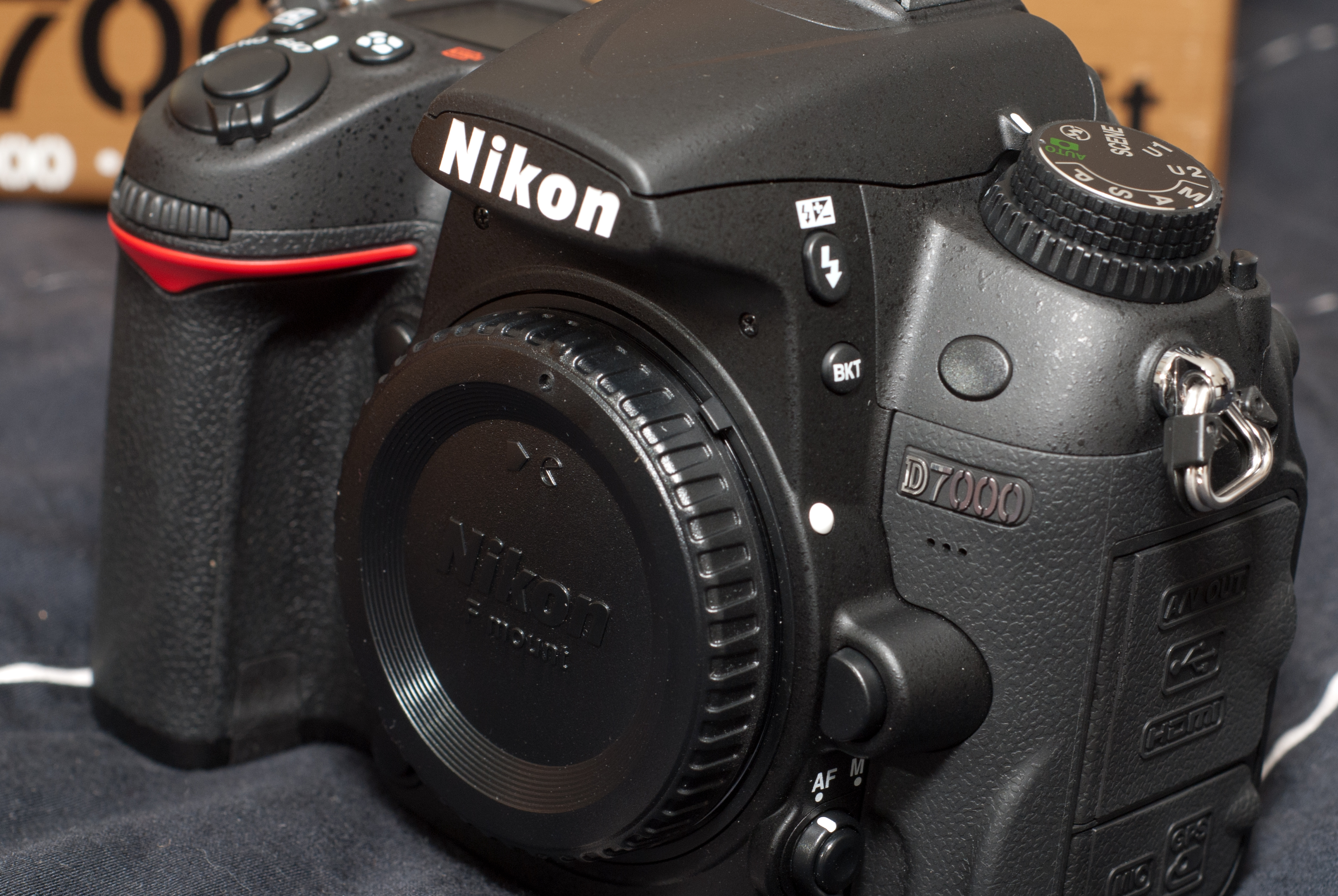 Nikon d100. Никон д7000. Nikon d7000. Nikon d7000 байонет. Фотоаппарат Nikon d7000.