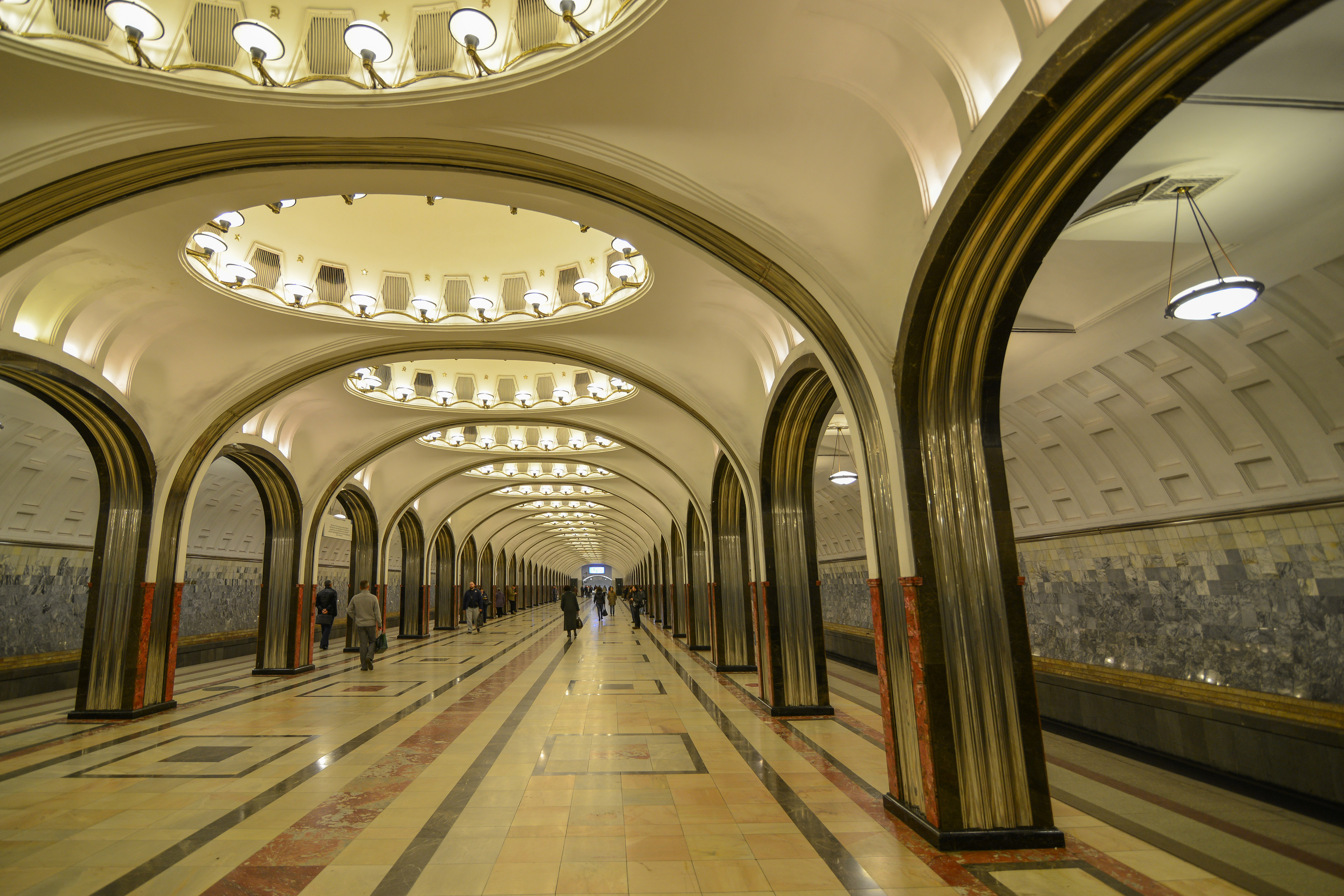 Свежие фотографии московского метро большого размера