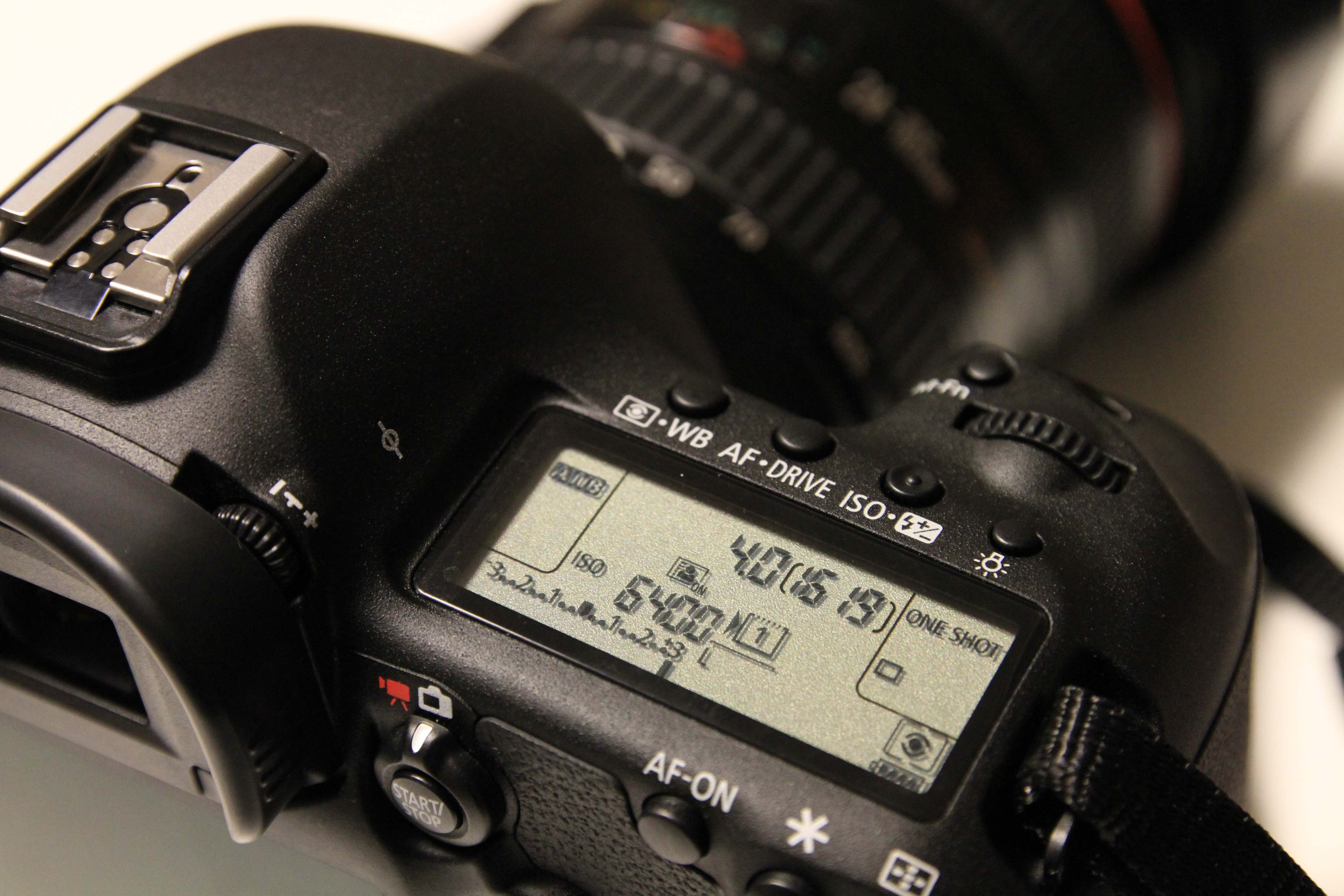 Как качественно настроить фотоаппарат. Canon 5d Mark III. Canon 5d Mark 3. 5d Mark 4 кинокамера. Зеркальный фотоаппарат Canon 5d.