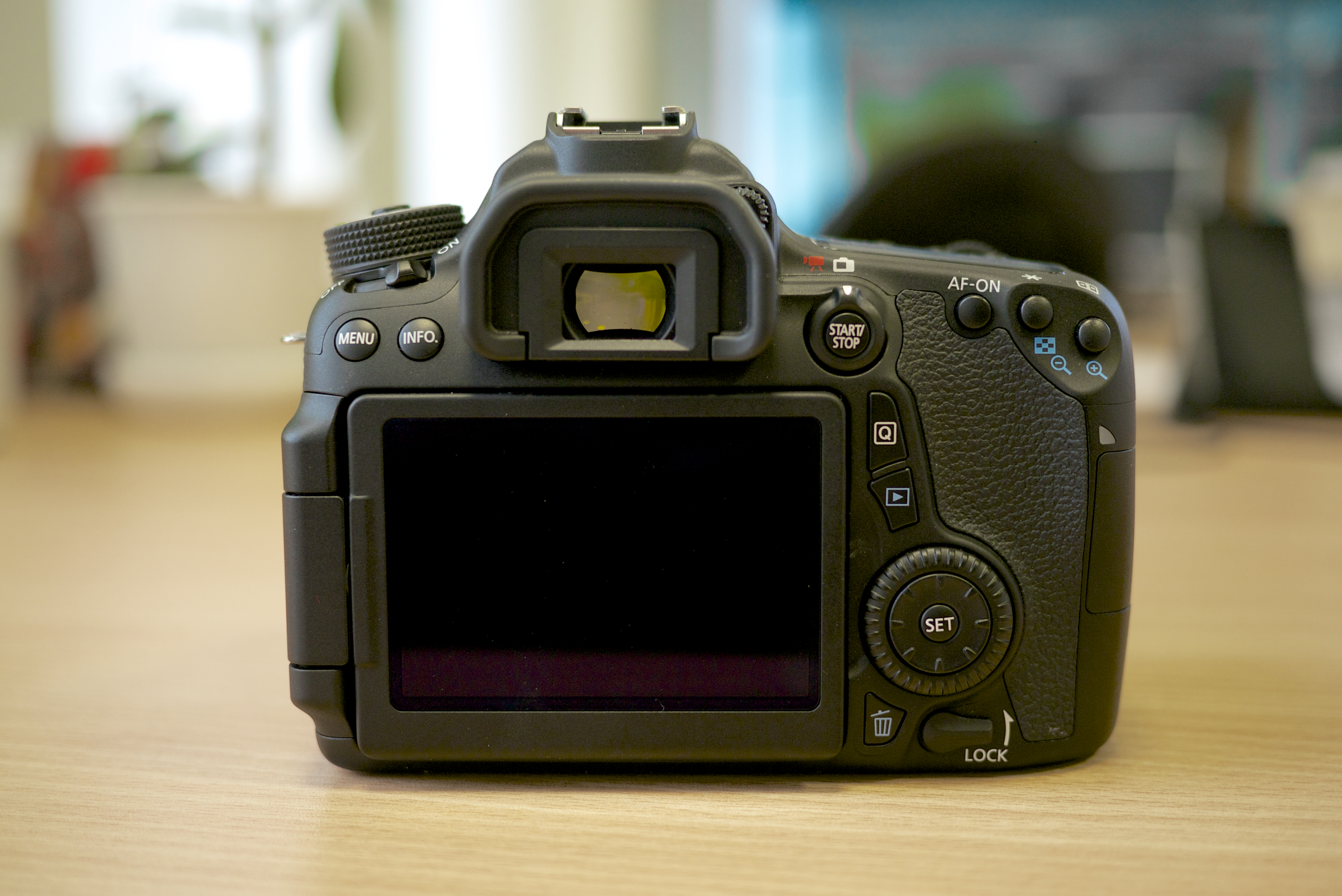 Canon eos 70d. Canon EOS 70d вес. Canon EOS 70d Википедия. Кэнон 524-70.