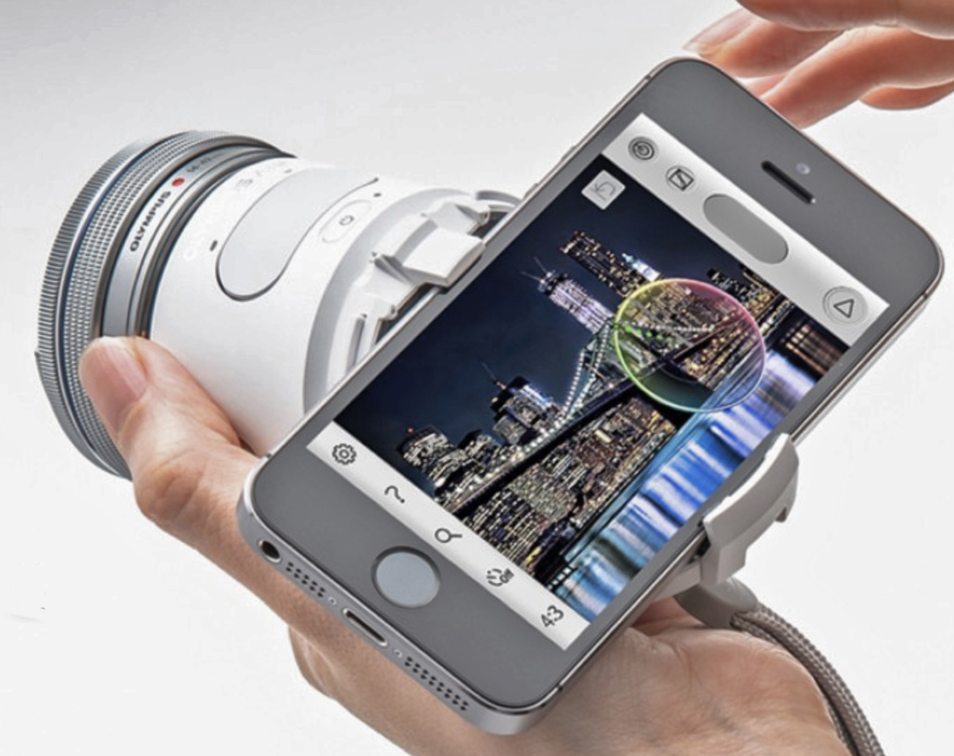 Смартфон камера 16. Olympus Air. Смартфон Olympus. Смартфон превращается в фотоаппарат. Круглый модуль камер на телефоне.