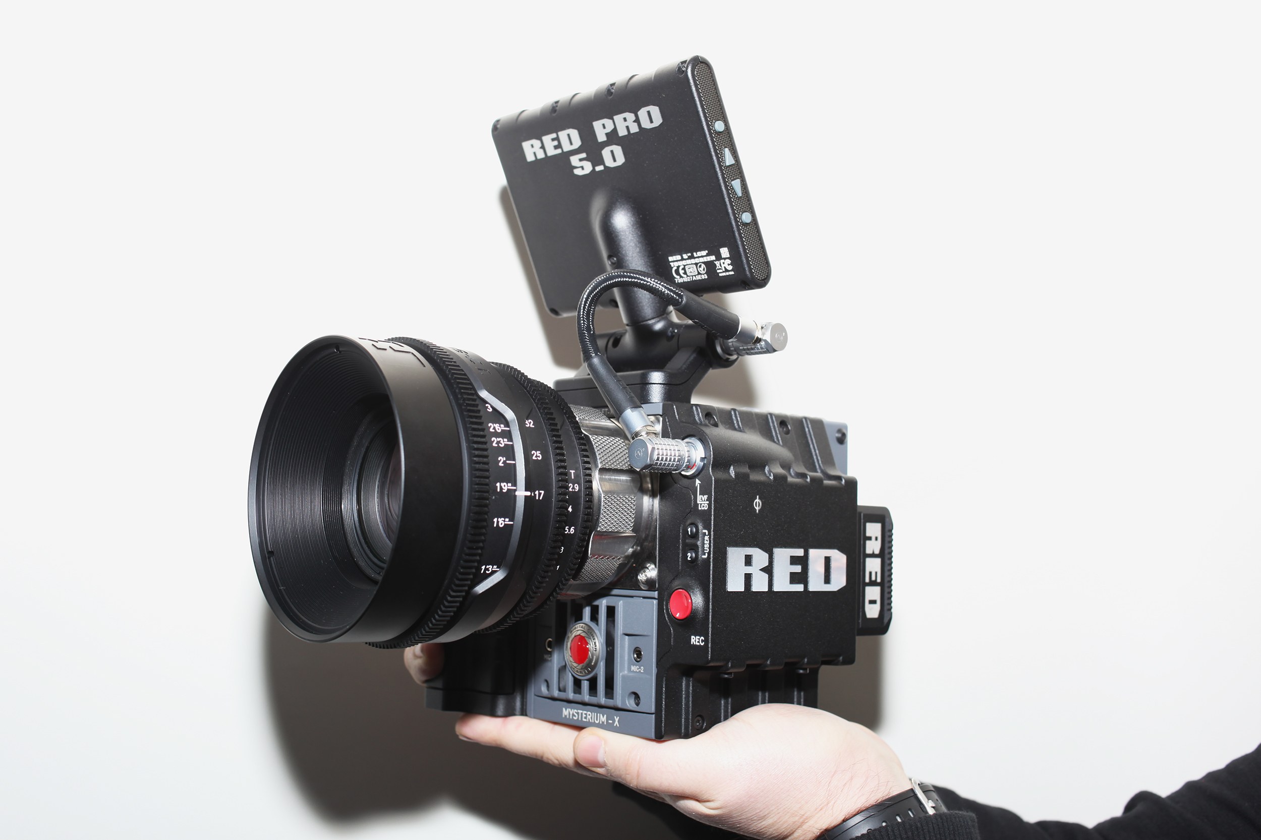 Расширить обзор. Кинокамера Red Scarlet. Видеокамера Red Scarlet. Кинокамера Red a Pro 5.0. Red Scarlet x.